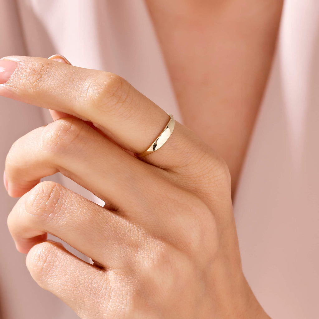Tiny Signet Ring in Gold