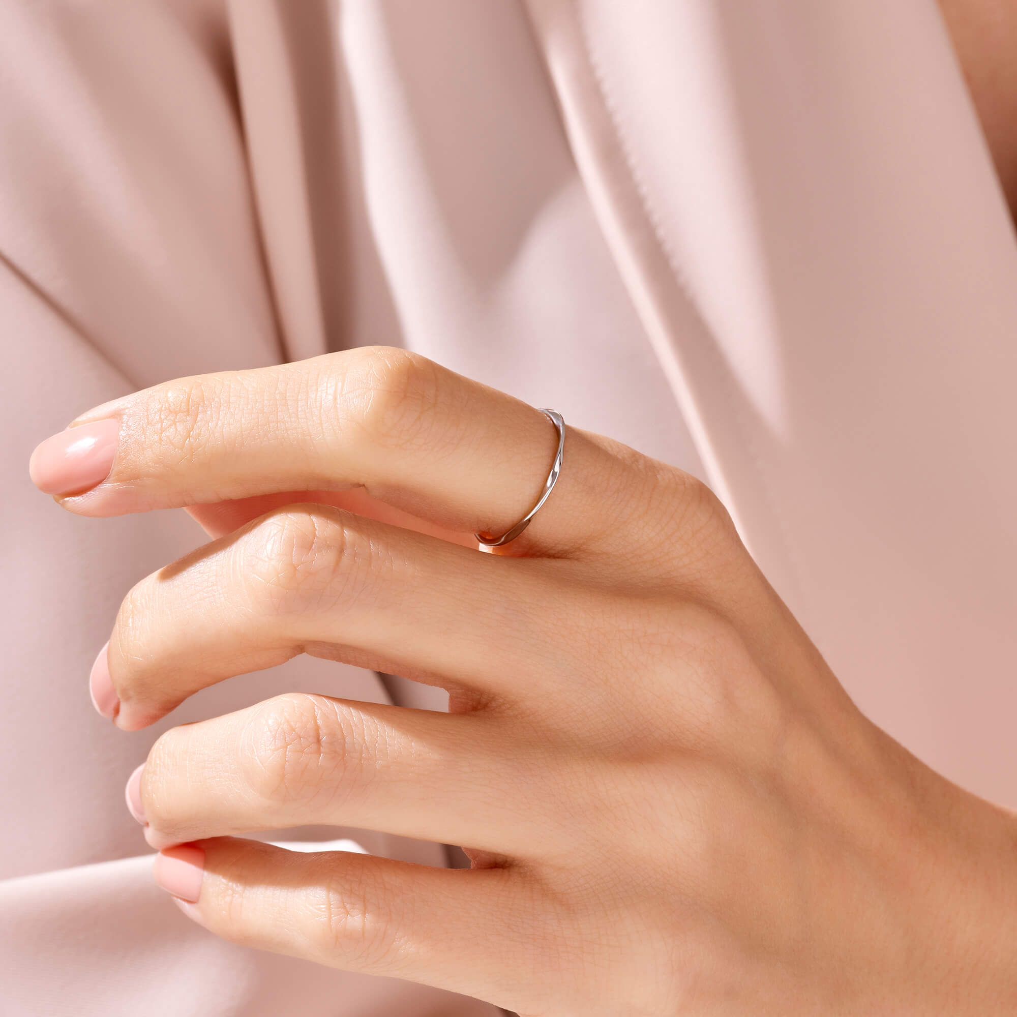 Twist Ring in Gold