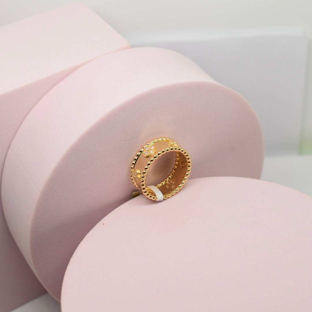 *NEW* Real 18K Yellow Gold - SJVC Clover Stone Band Ring