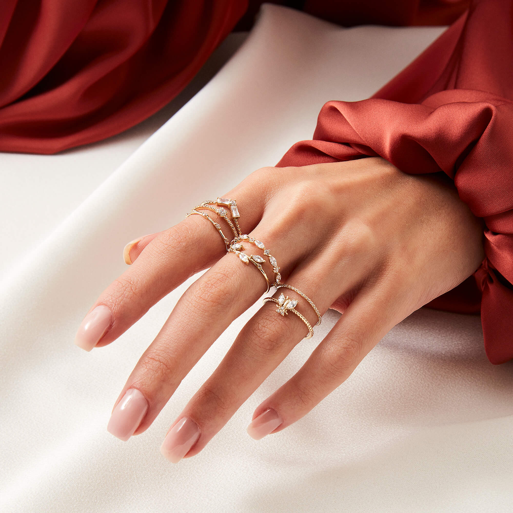 Marquise Band Ring in Gold