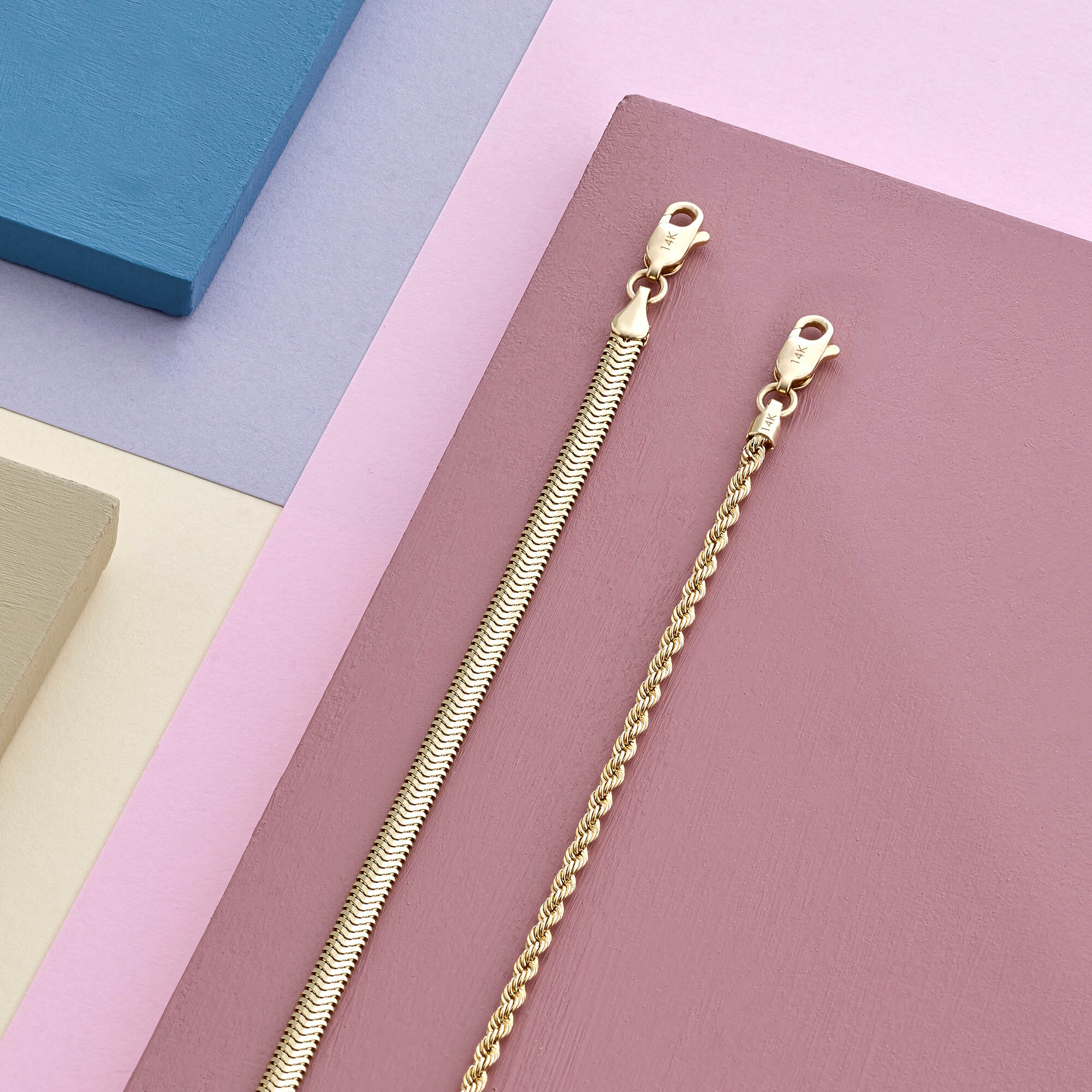 Snake Chain Necklace in Gold